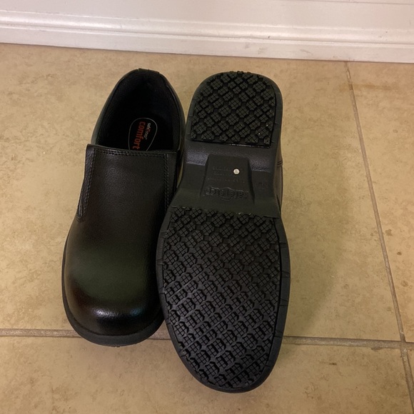SafeTstep comfort black slip on sneakers. - Picture 5 of 5